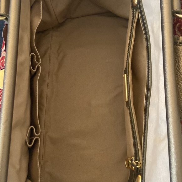 NWT Isabella Fiore Heirloom Bloom Kelsey Frame Ruby Carpet. - Picture 11 of 13